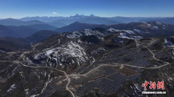 股票配资技巧和方法 中国最大超高海拔山地光伏电站投产发电